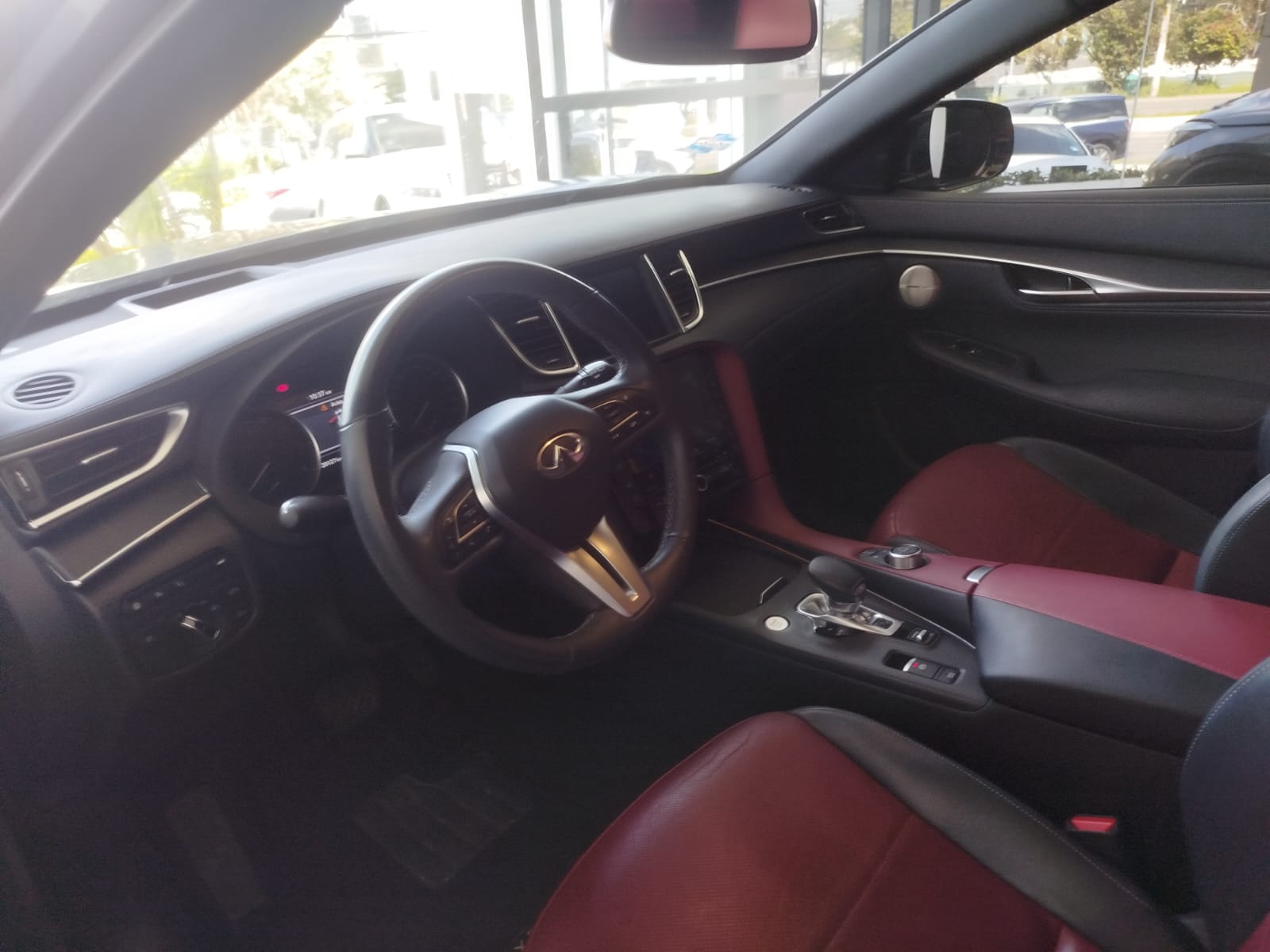 2023 INFINITI QX55 SENSORY AWD L4 2.0T 268 CP 5 PUERTAS AUT PIEL