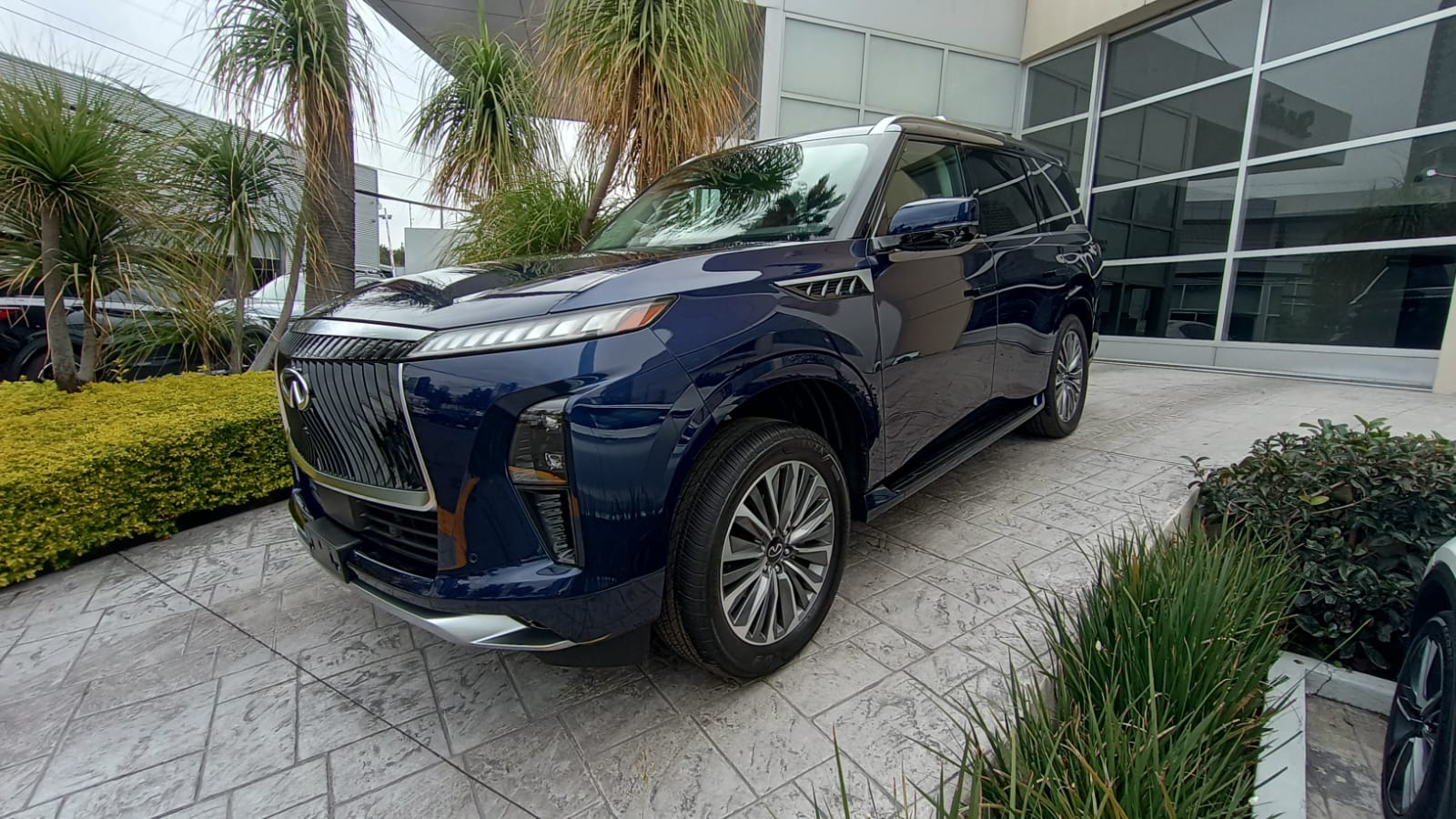 2025 INFINITI QX80 4WD, V6, 3.5L, 450 CP, 5 PUERTAS, AUT, 7 PASAJEROS