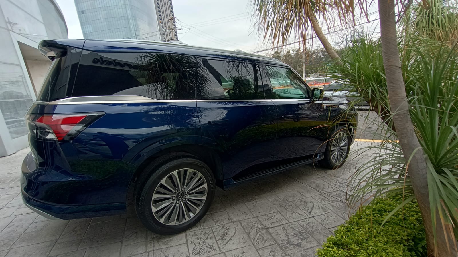 2025 INFINITI QX80 4WD, V6, 3.5L, 450 CP, 5 PUERTAS, AUT, 7 PASAJEROS