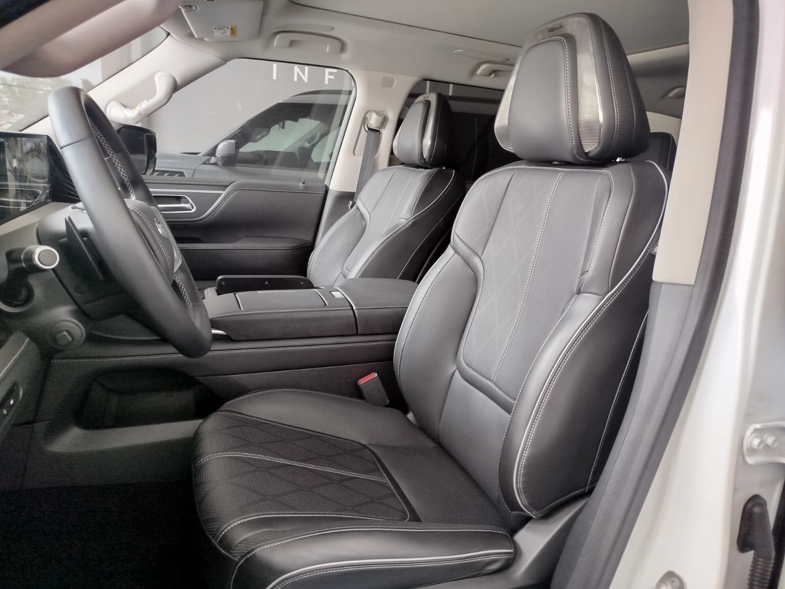 2025 INFINITI QX80 4WD, V6, 3.5L, 450 CP, 5 PUERTAS, AUT, 8 PASAJEROS