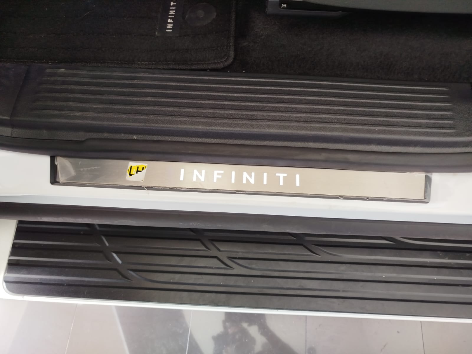 2025 INFINITI QX80 4WD, V6, 3.5L, 450 CP, 5 PUERTAS, AUT, 8 PASAJEROS